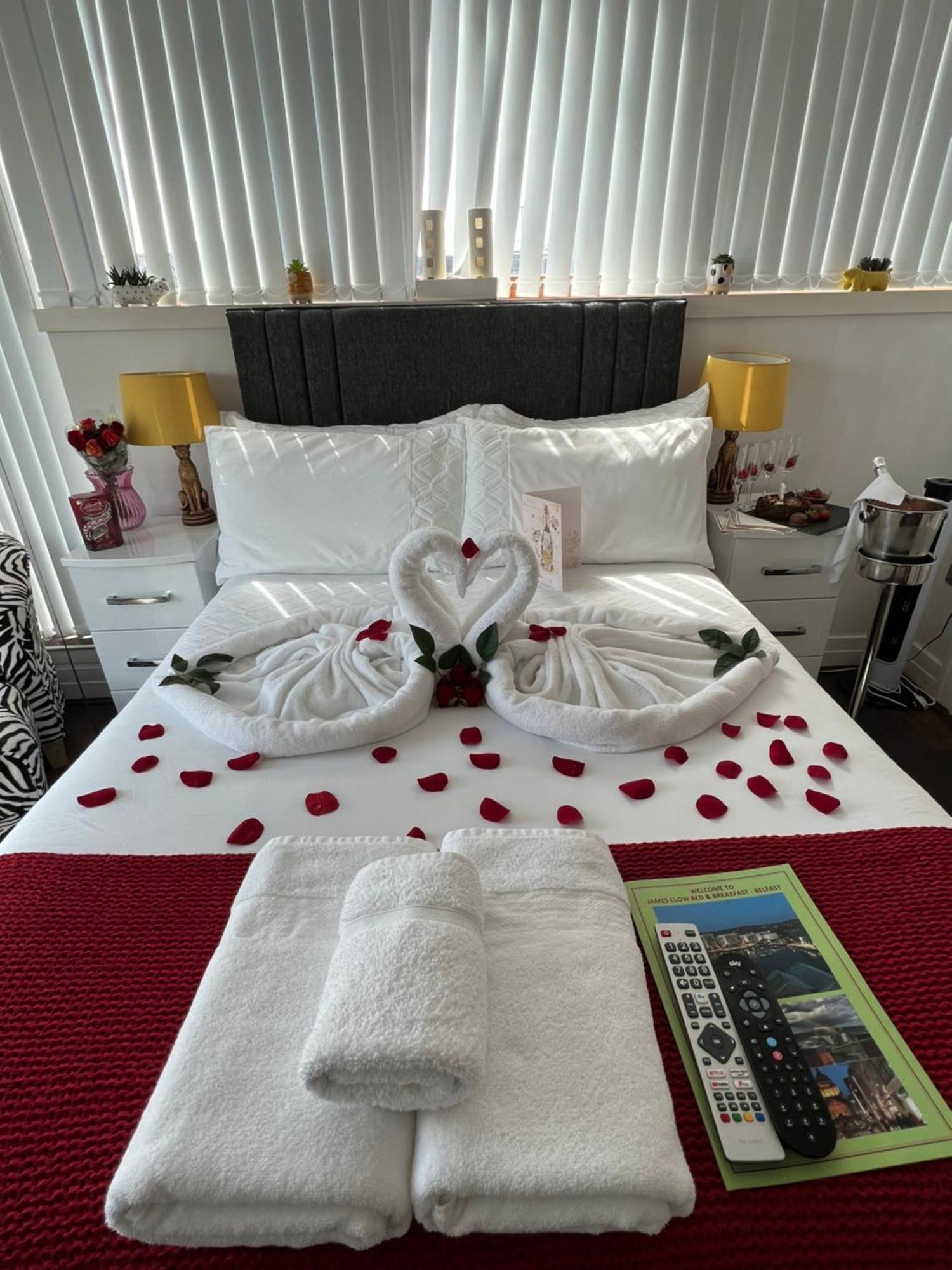 James Clow Bed & Breakfast เบลฟาสต์ ภายนอก รูปภาพ