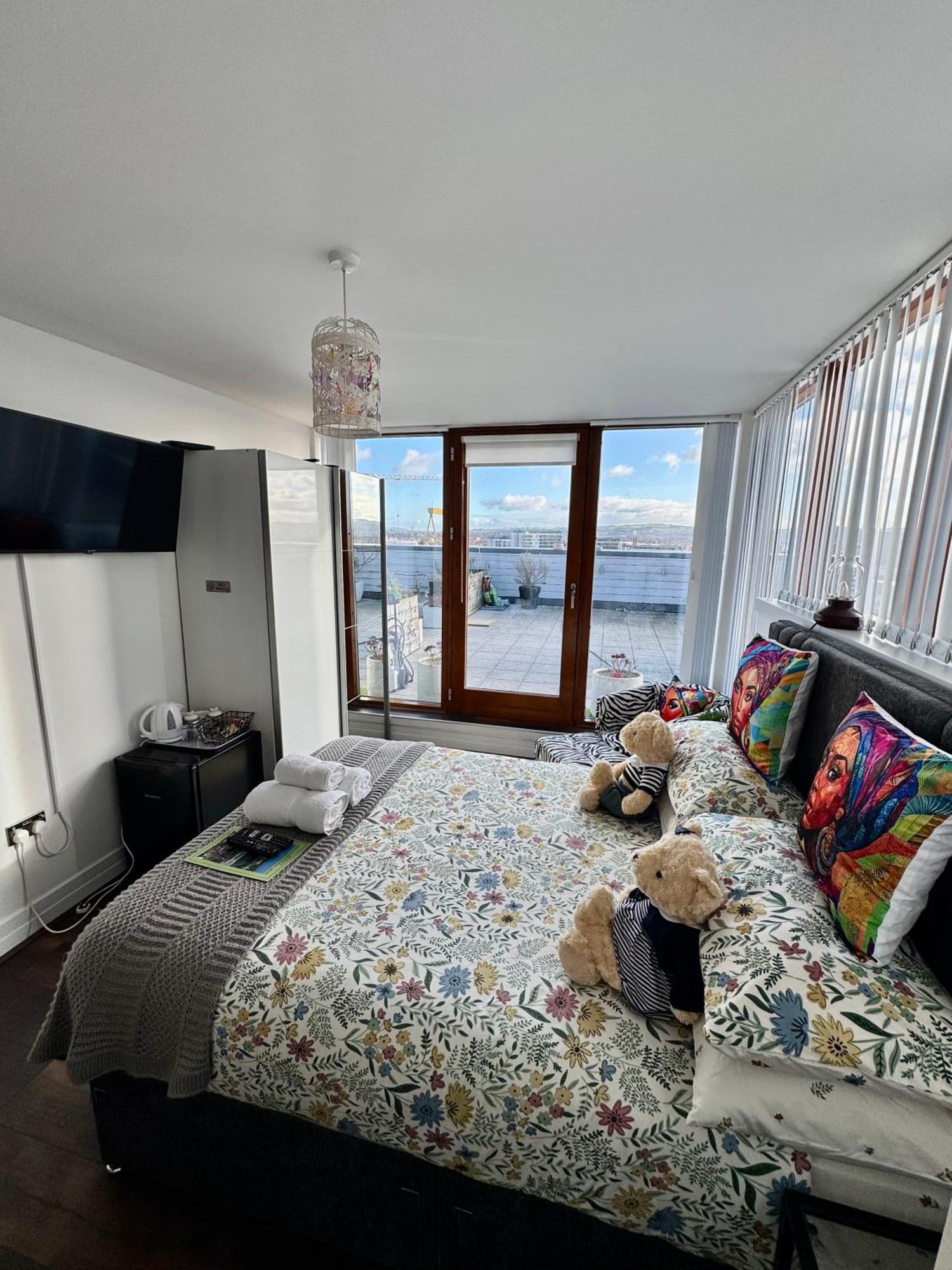 James Clow Bed & Breakfast เบลฟาสต์ ภายนอก รูปภาพ
